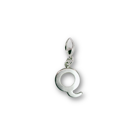 Basic clip on initial charm - Q